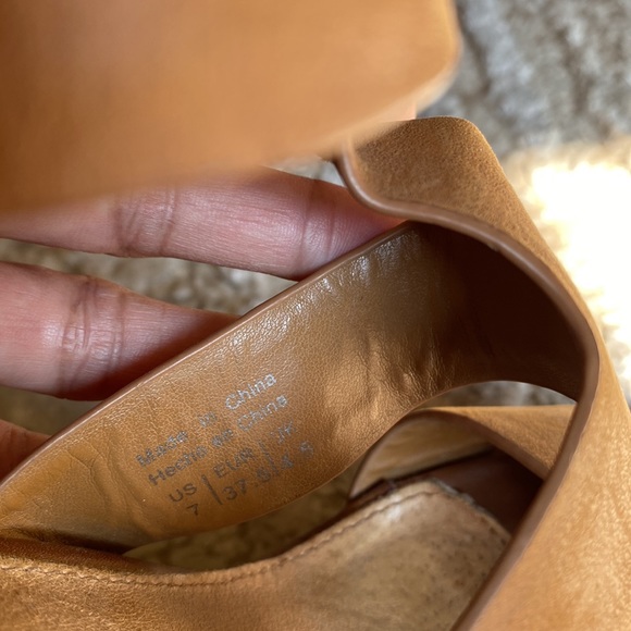 ALDO SHOES SIZE 7 Strappy Padded Valleri Round Toe Wedge Buckle Slingback Sandal - Picture 5 of 5